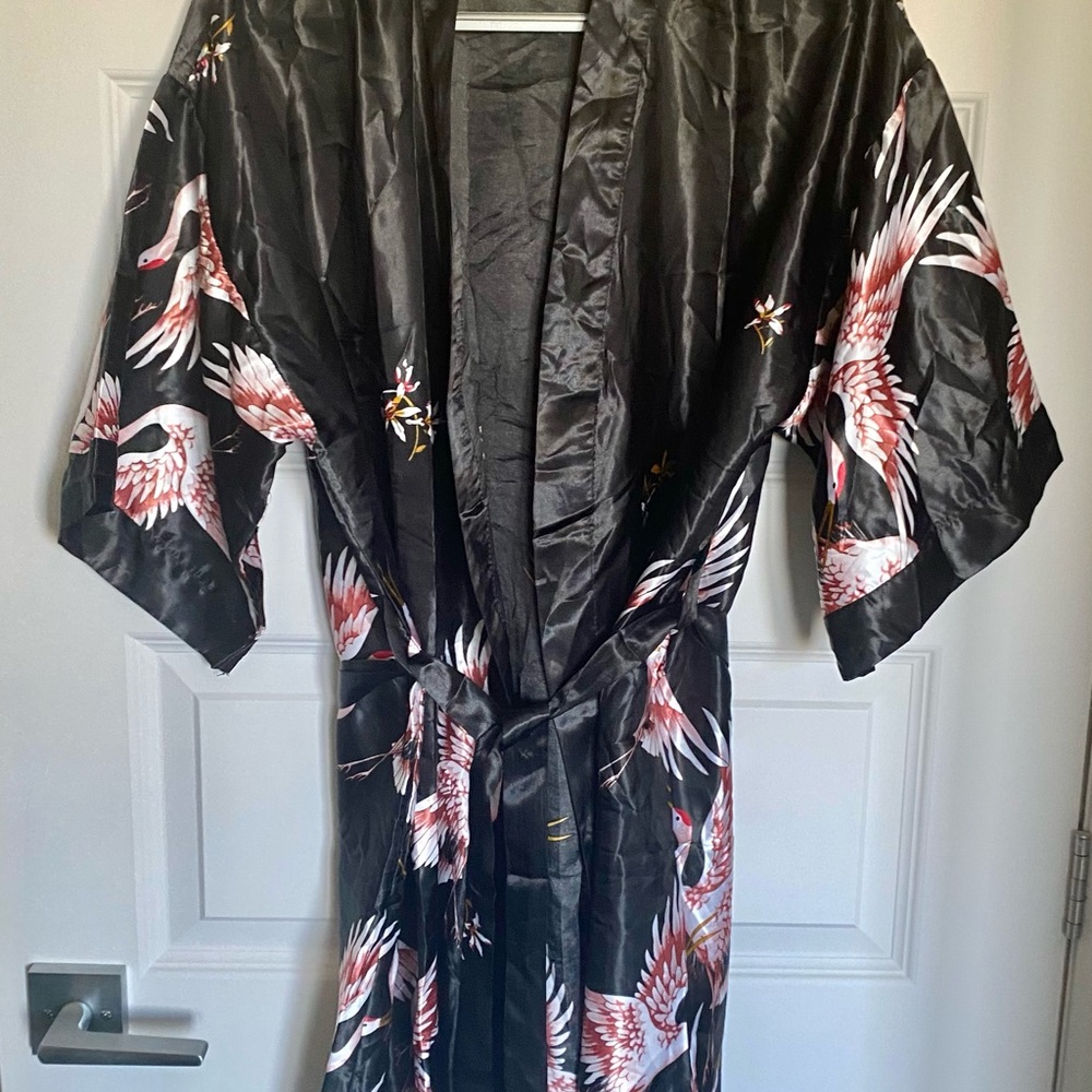 Satin black robe with crane small